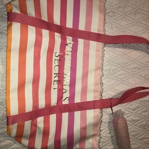 Brand new beach bag from Victoria’s Secret